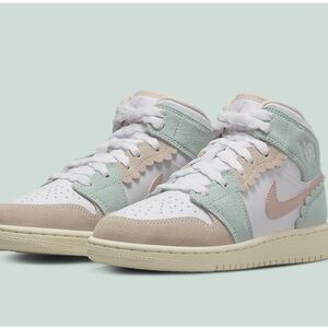 🍬🍭Pastel Nike Air Jordan 1 Mid Scalloped High-Top Sneakers